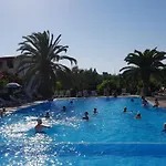 Villaggio Alba Chiara מלון דירות 3*