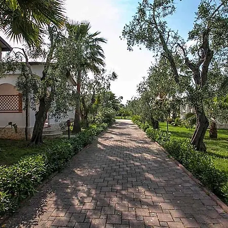 Aparthotel Villaggio Alba Chiara 3*